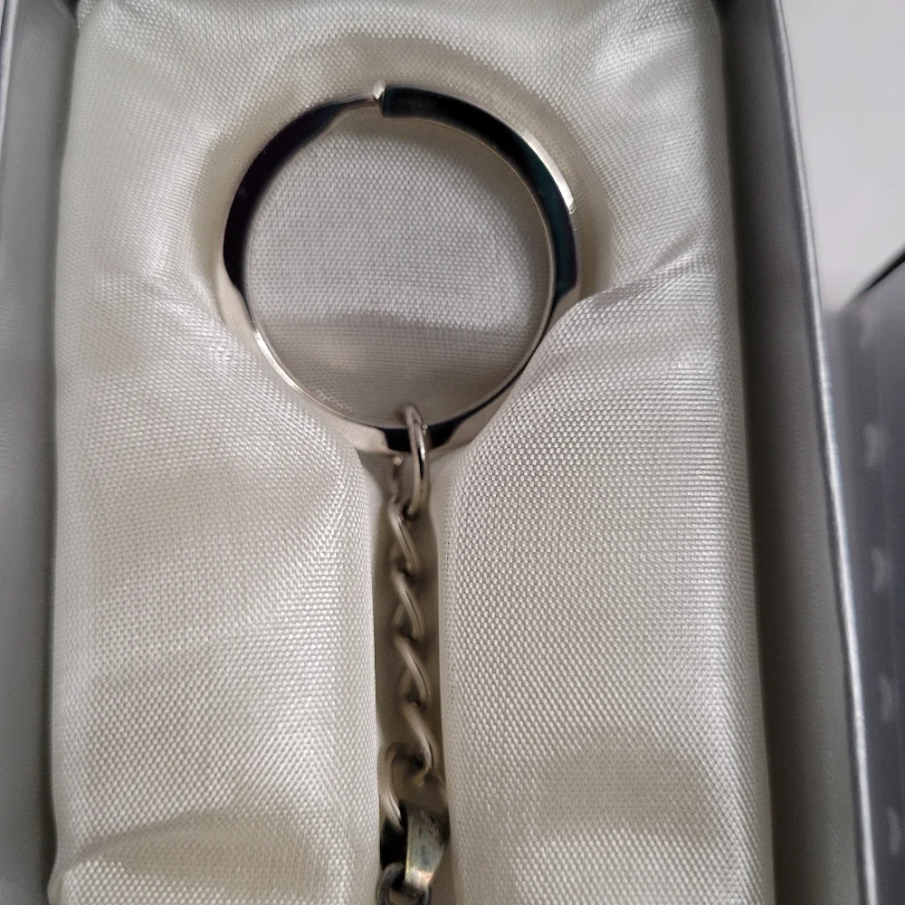 Favor keychain w/ heart crystal pendant. 325